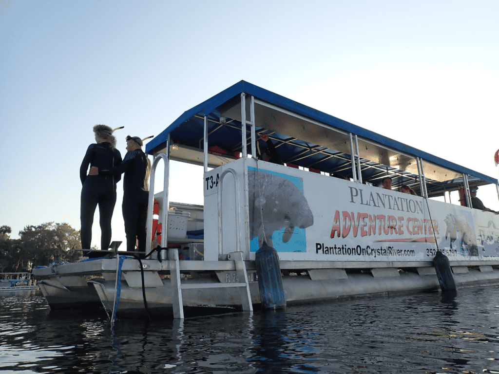 boating to see the manatees on crystal river